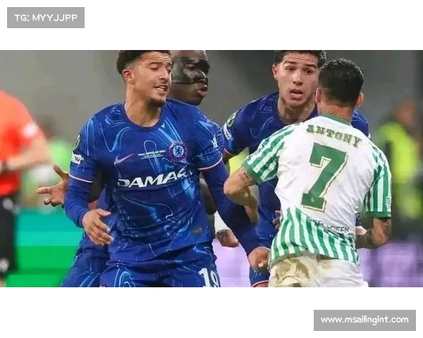 英媒称桑乔等四球员回归后将被调整至曼联U21更衣室进行训练 英媒称桑乔等四球员回归后将被调整至曼联U21更衣室进行训练